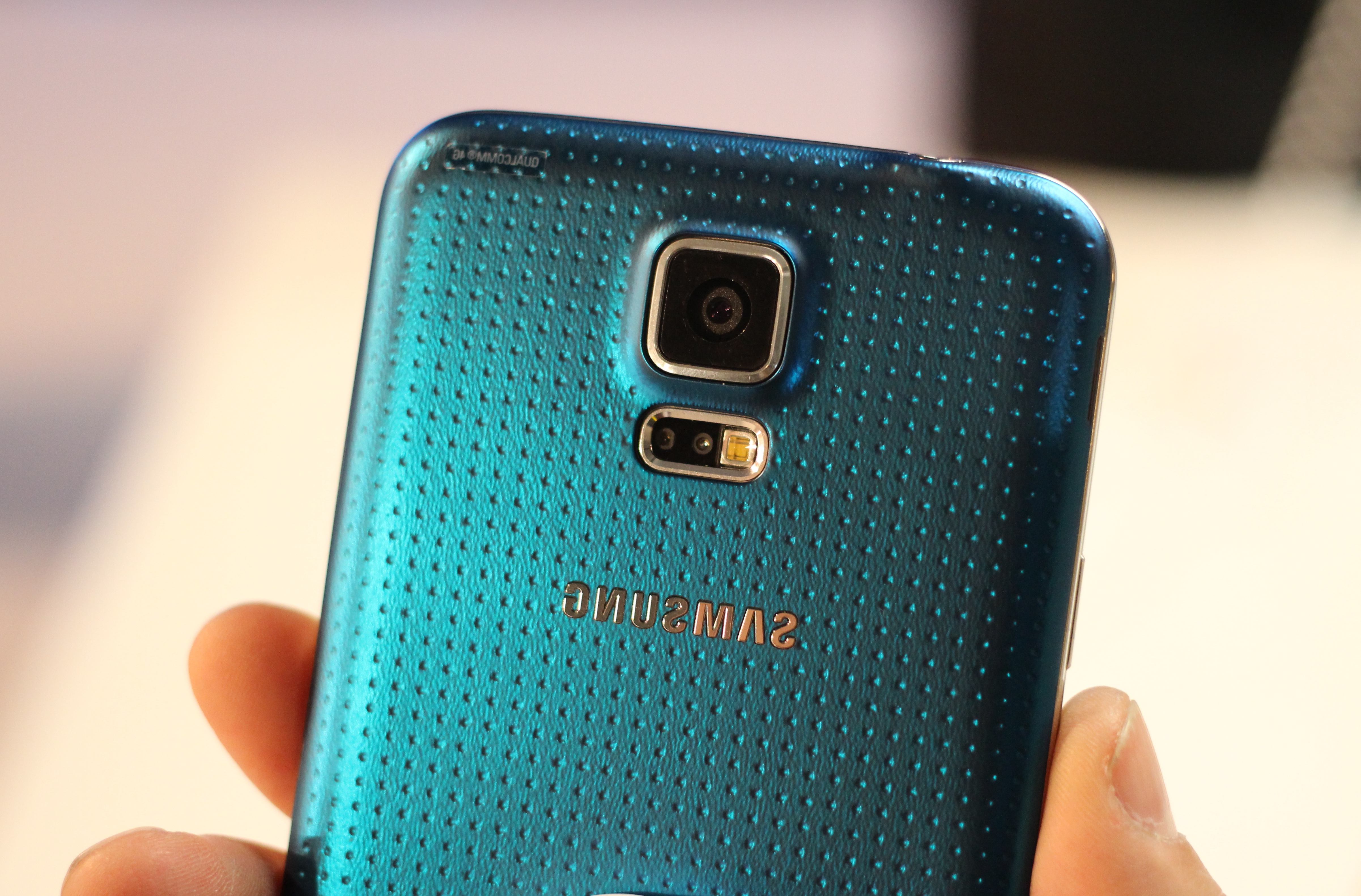 back side of samsung phone 2
